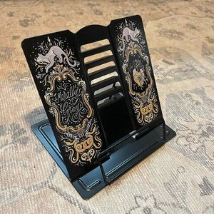 book display for shelf